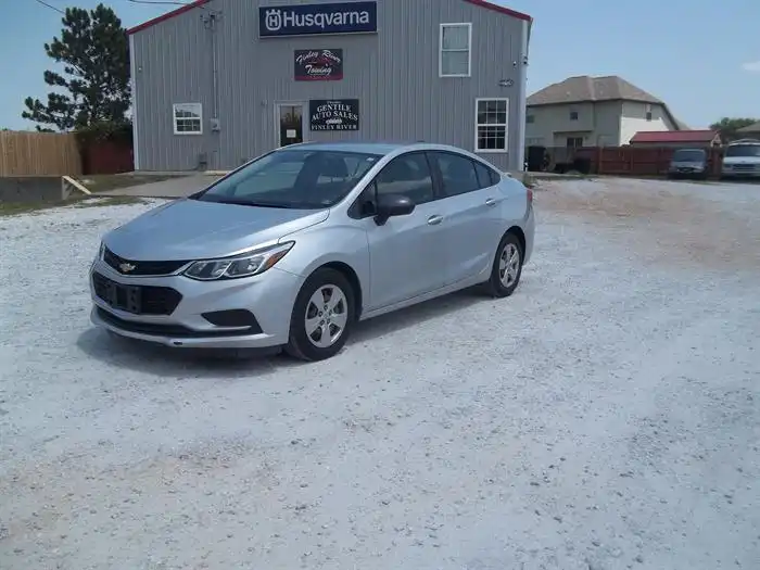 2017 Chevrolet Cruze LS Auto's photo