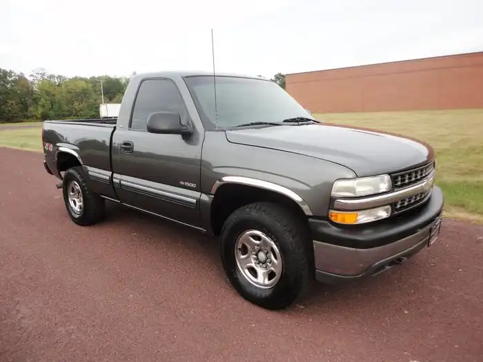 1999 Chevrolet Silverado 1500 4WD Regular Cab SWB's photo
