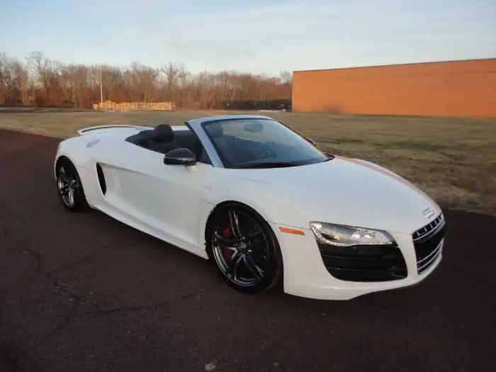 2011 Audi R8 5.2 Spyder quattro R tronic's photo