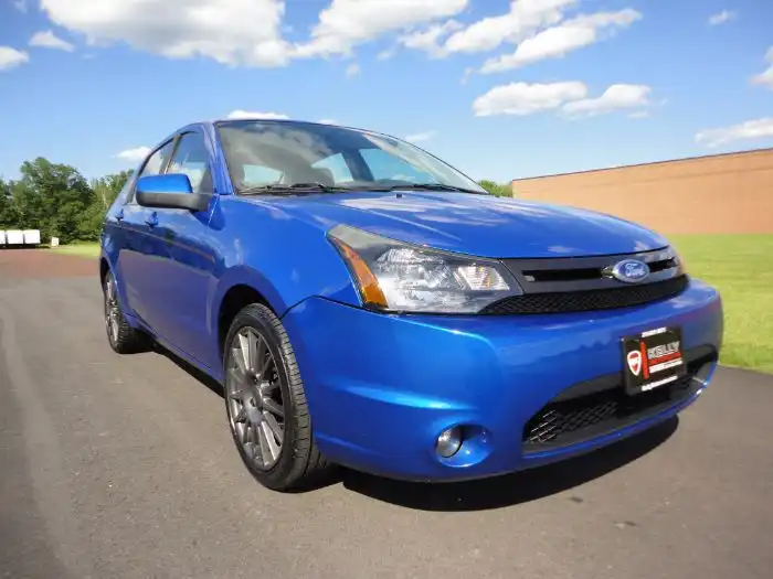 2011 Ford Focus SES's photo