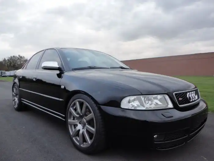 2001 Audi S4 quattro's photo