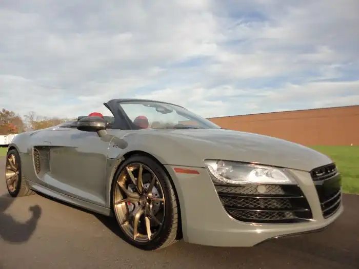 2011 Audi R8 5.2 Spyder quattro R tronic's photo