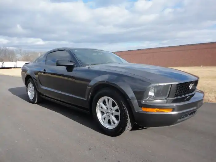 2007 Ford Mustang V6 Deluxe's photo
