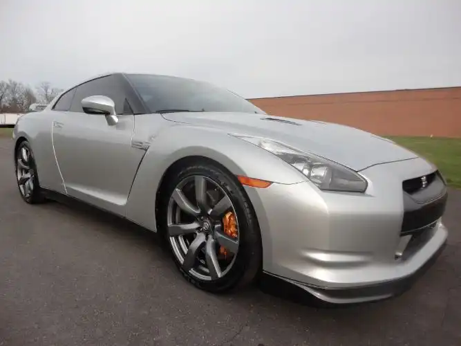 2009 Nissan GT-R GT-R Premium's photo