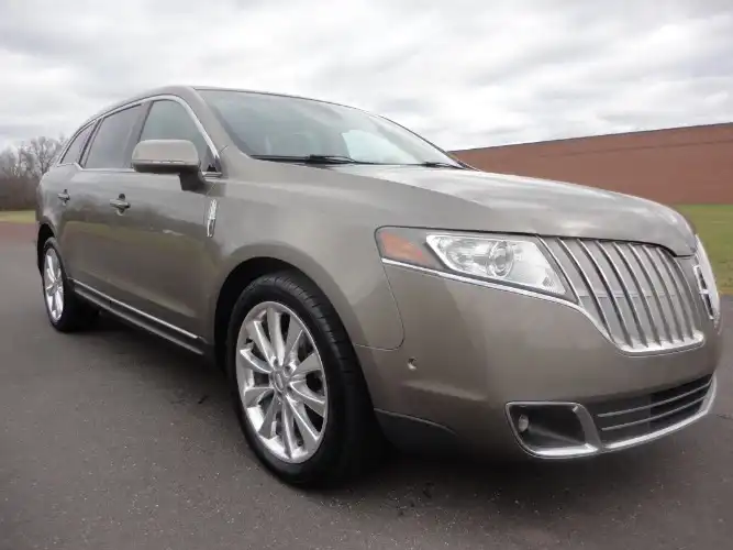 2012 Lincoln MKT 3.5 EcoBoost AWD's photo