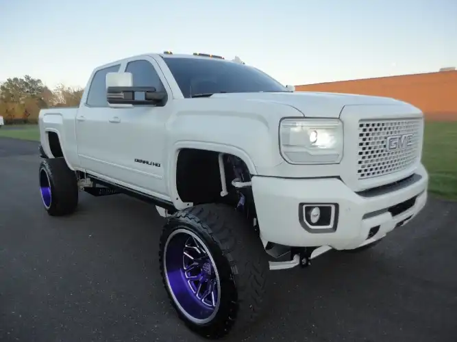 2015 GMC Sierra 4WD Crew Cab Short Box's photo