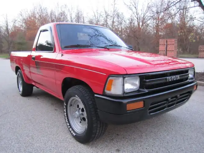 1990 Toyota Pickup's photo