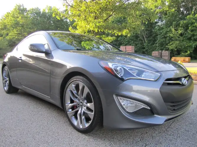 2016 Hyundai Genesis Coupe 3.8 R-Spec 6-Speed M/T's photo