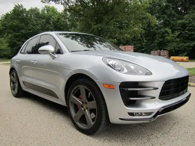 2016 Porsche Macan Turbo's photo
