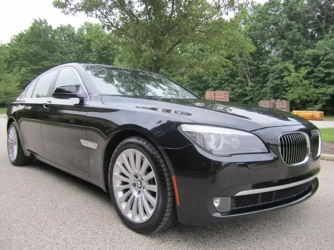 2012 BMW 7 Series 750i xDrive's photo