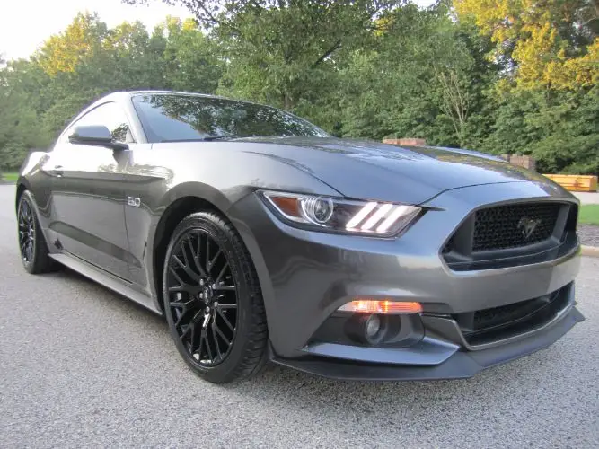 2015 Ford Mustang GT Coupe photo 1