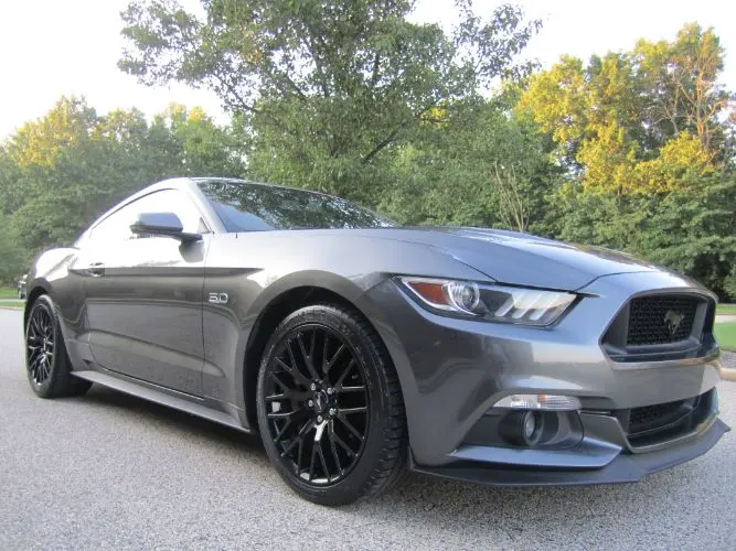 2015 Ford Mustang GT Coupe photo 3