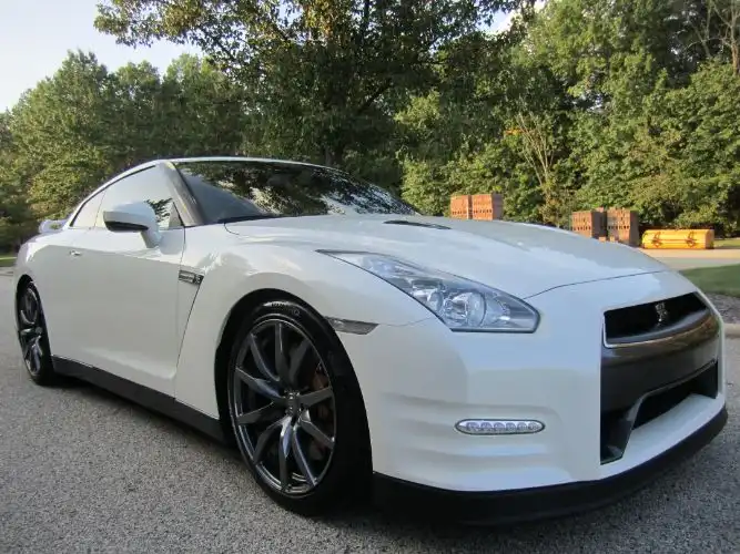 2013 Nissan GT-R GT-R Premium's photo