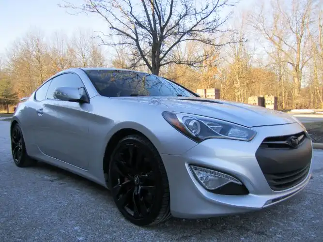 2016 Hyundai Genesis Coupe 3.8 Ultimate 8-Speed A/T's photo
