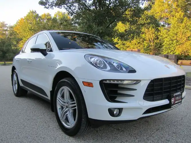 2015 Porsche Macan S's photo
