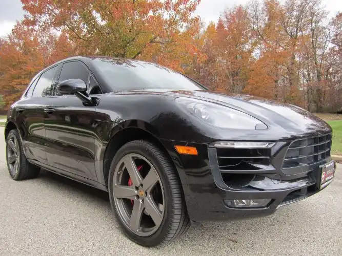 2016 Porsche Macan Turbo's photo
