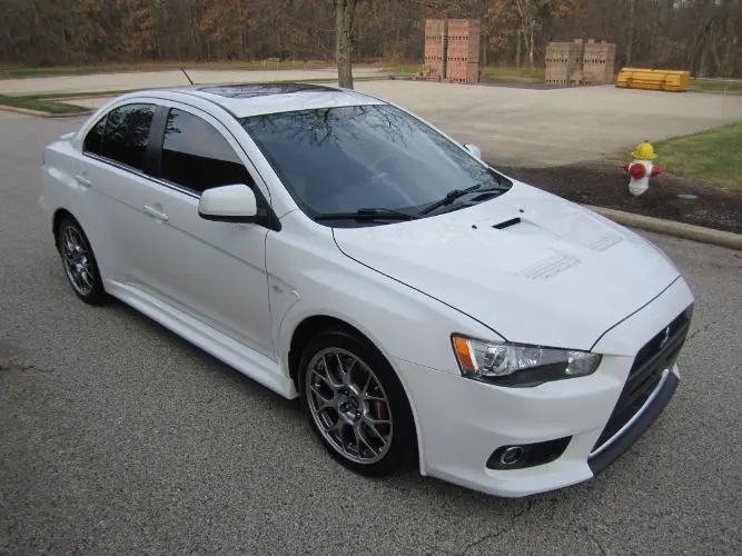 2014 Mitsubishi Lancer Evolution MR photo 4