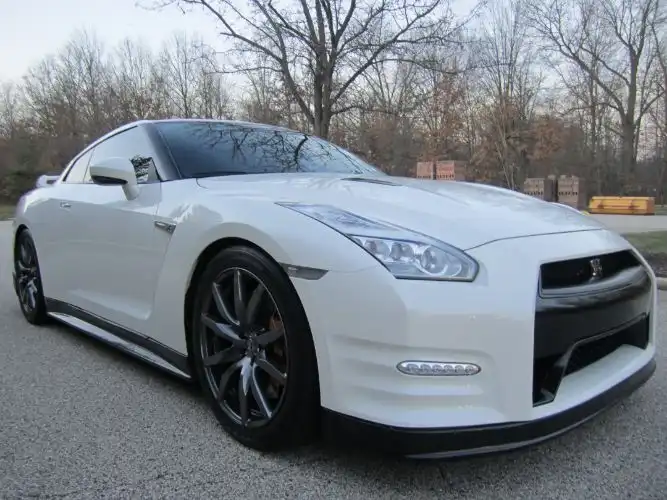 2015 Nissan GT-R Premium's photo