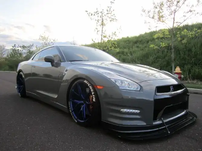 2009 Nissan GT-R GT-R Premium's photo