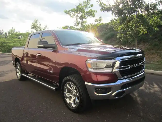 2019 RAM 1500 Big Horn/Lone Star 4x4 Crew Cab 5'7's photo