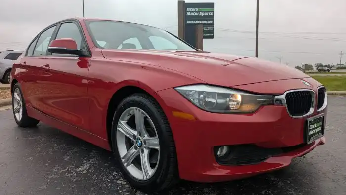 2014 BMW 3 Series 320i xDrive Sedan's photo