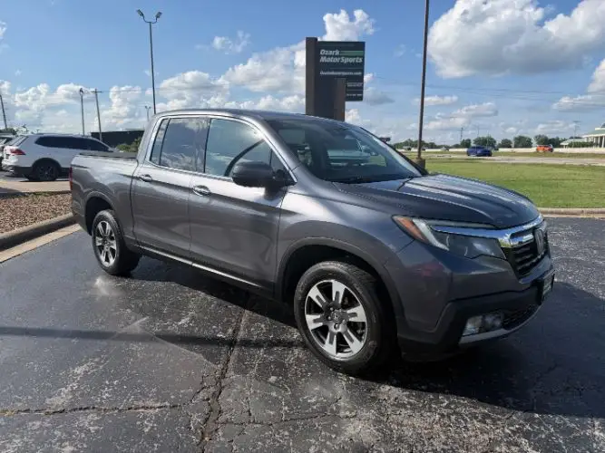 2017 Honda Ridgeline RTL-E AWD photo 1