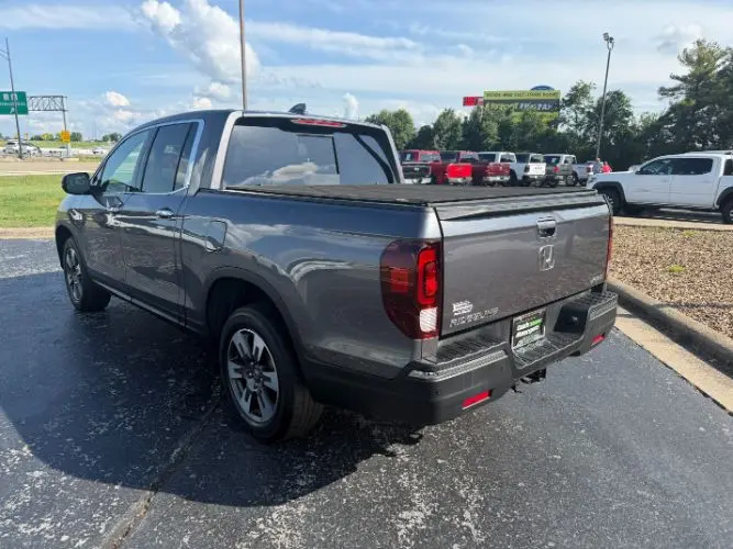 2017 Honda Ridgeline RTL-E AWD photo 5