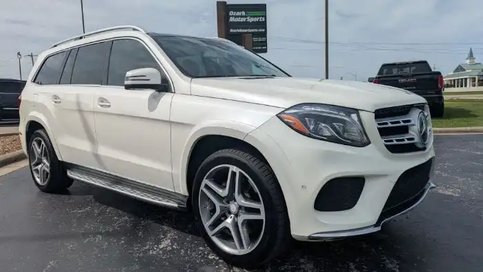 2017 Mercedes-Benz GLS GLS550's photo