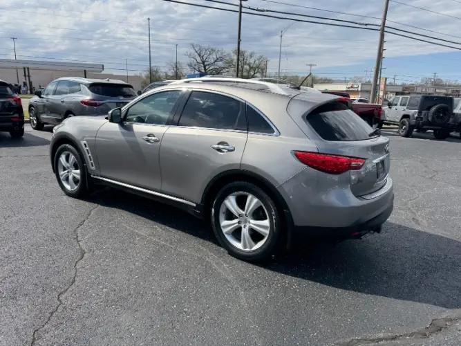 2010 INFINITI FX 35 AWD photo 3