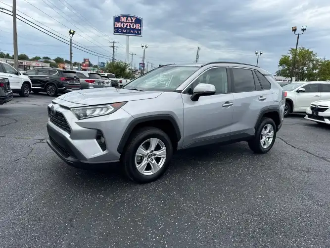 2020 Toyota RAV4 XLE FWD's photo