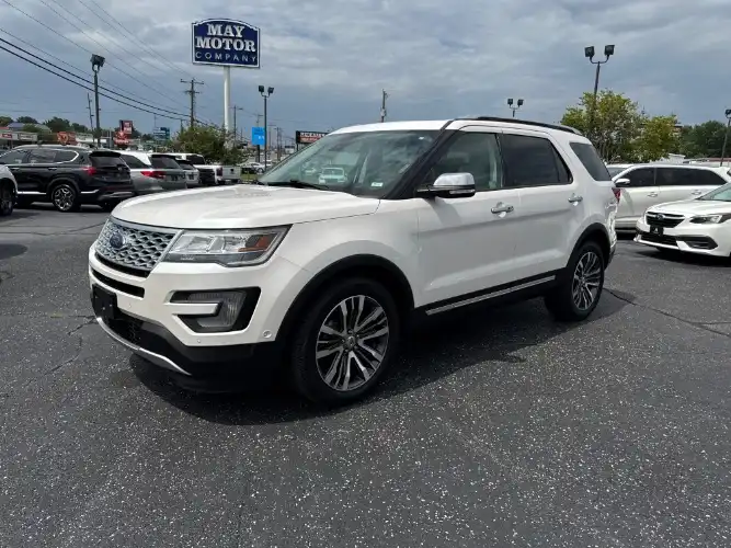 2017 Ford Explorer Platinum 4WD's photo