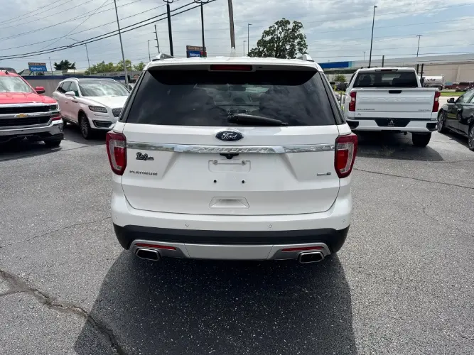2017 Ford Explorer Platinum 4WD photo 4