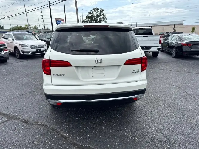 2018 Honda Pilot Elite 4WD photo 4