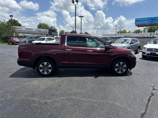 2017 Honda Ridgeline RTL-E AWD photo 4