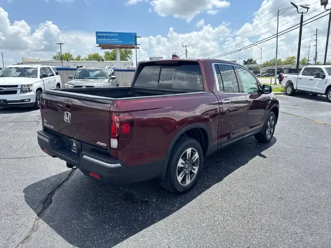 2017 Honda Ridgeline RTL-E AWD photo 5