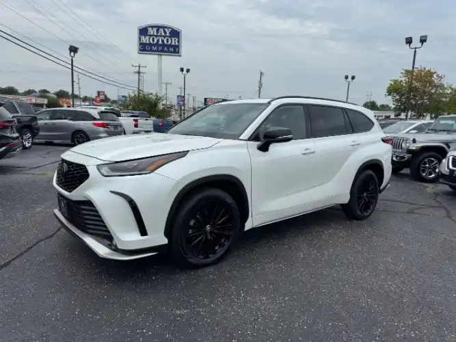 2023 Toyota Highlander XSE AWD's photo
