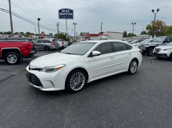2018 Toyota Avalon Limited's photo