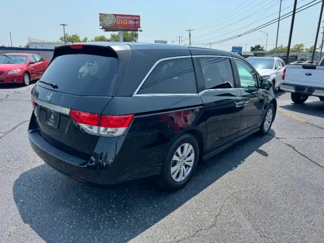 2016 Honda Odyssey EX-L photo 3