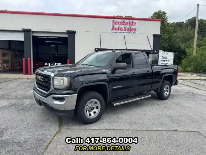 2017 GMC Sierra 4WD Double Cab Standard Box's photo
