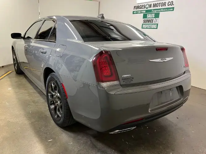 2017 Chrysler 300 S AWD photo 3