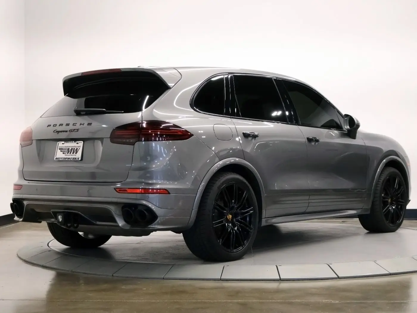 2017 Porsche Cayenne GTS photo 3