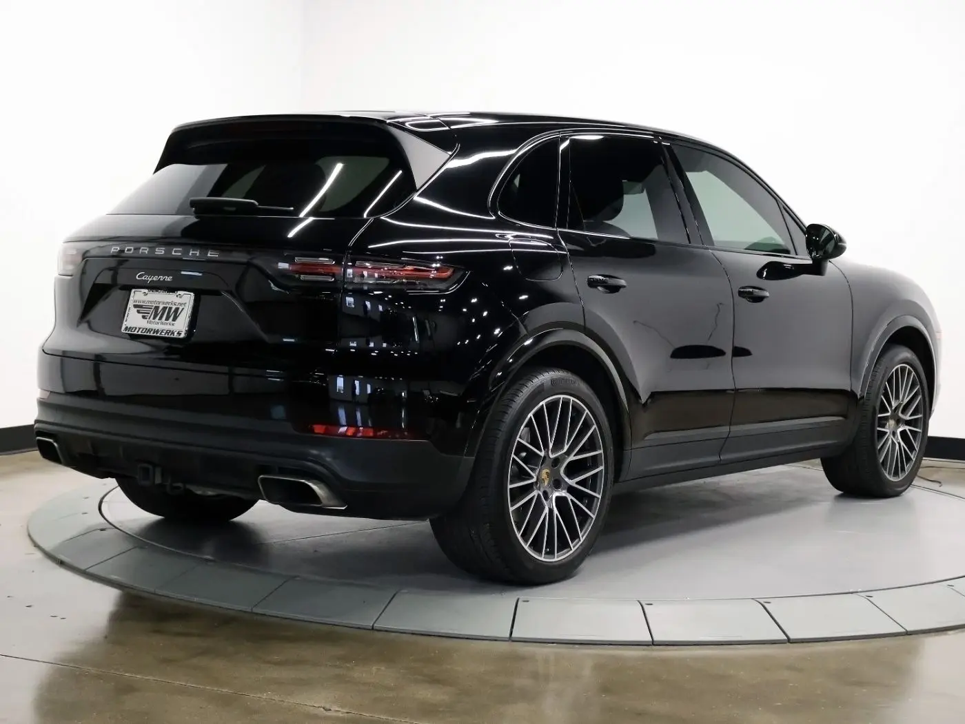 2019 Porsche Cayenne Base photo 3