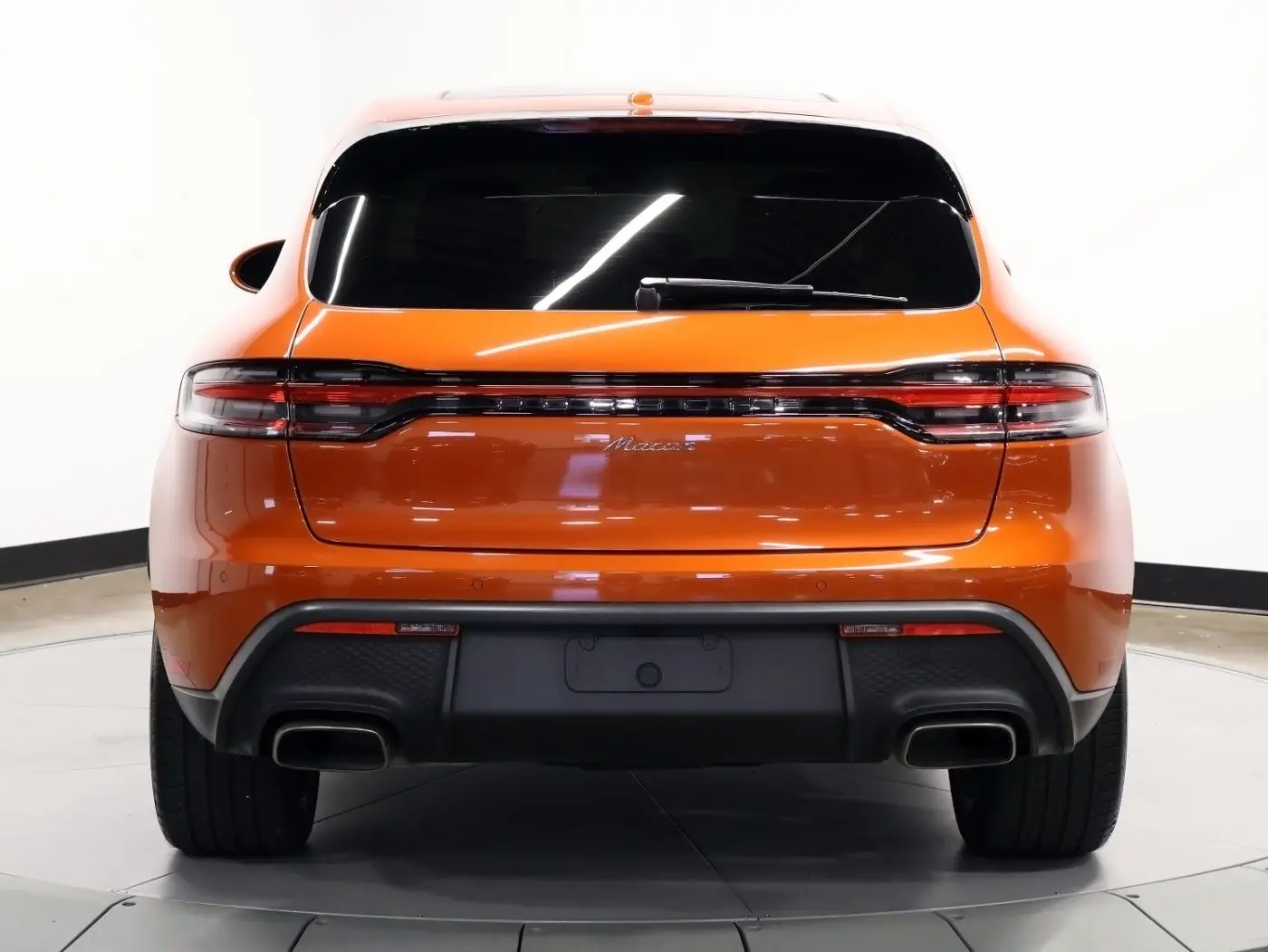 2023 Porsche Macan Base photo 4