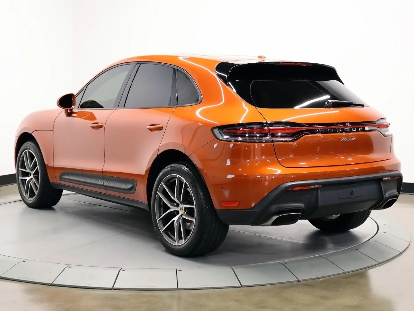 2023 Porsche Macan Base photo 5