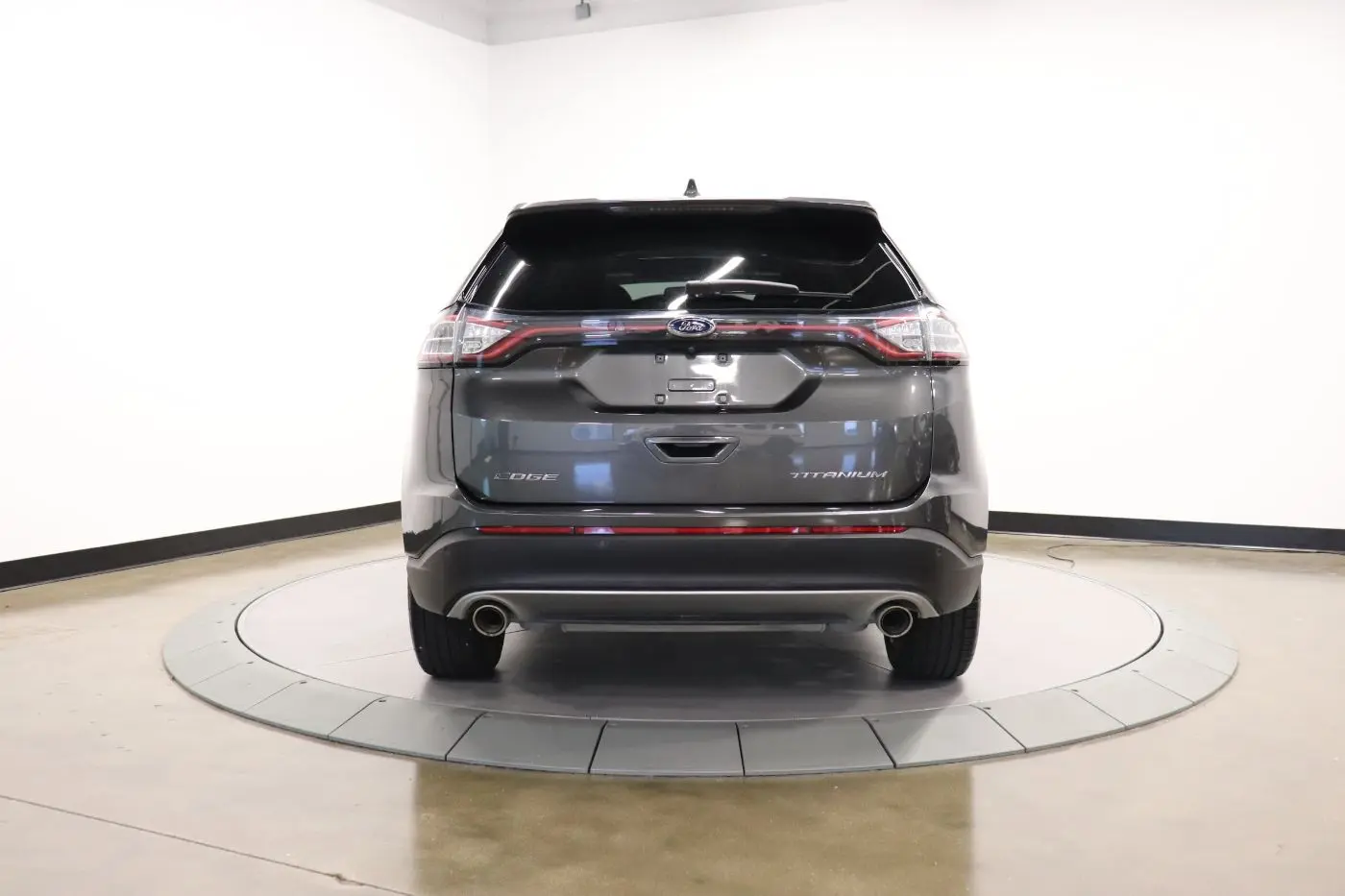 2017 Ford Edge Titanium photo 4