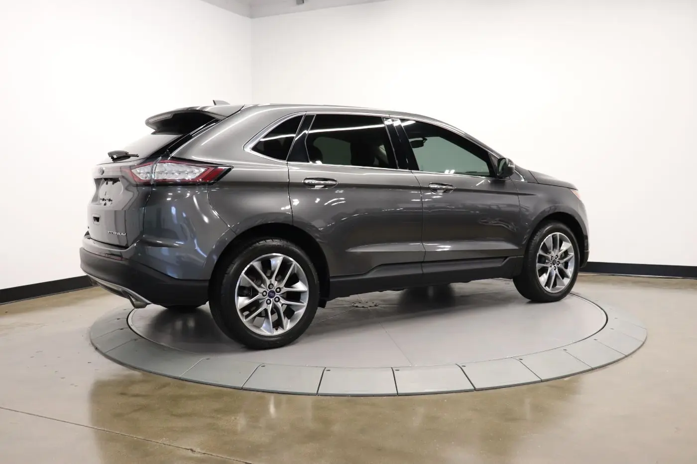 2017 Ford Edge Titanium photo 3