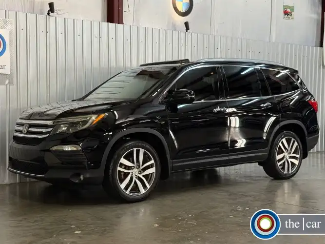 2017 Honda Pilot 4WD Elite's photo