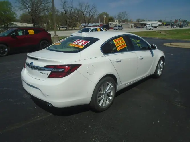 2016 Buick Regal Base photo 4