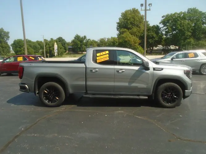 2023 GMC Sierra Elevation 4WD Double Cab Standard Box photo 4