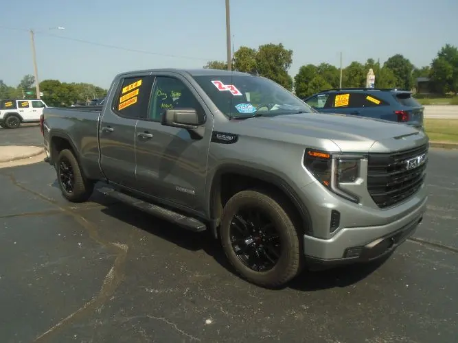 2023 GMC Sierra Elevation 4WD Double Cab Standard Box photo 5